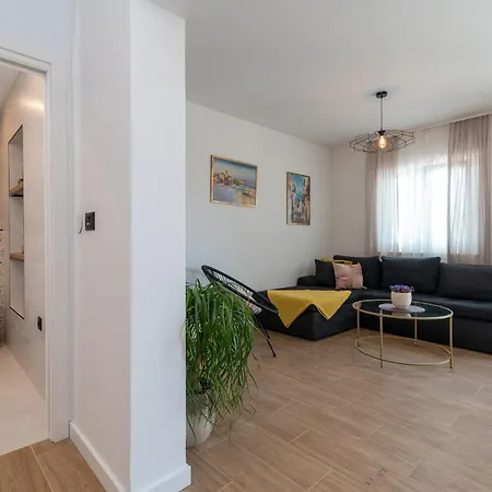 Apartment Dobrila Groundfloor Ii *