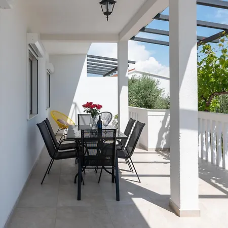 Apartment Dobrila Groundfloor Ii