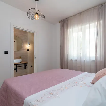 Apartment Dobrila Groundfloor Ii *
