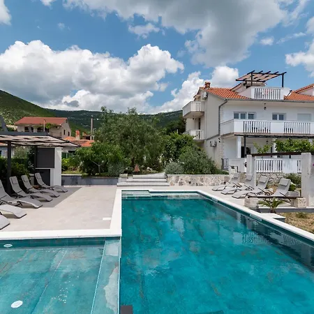 Apartment Dobrila Groundfloor Ii