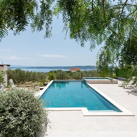 Dobrila Groundfloor Ii Apartment Kaštel Novi
