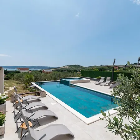 Dobrila Groundfloor Ii * Kaštel Novi